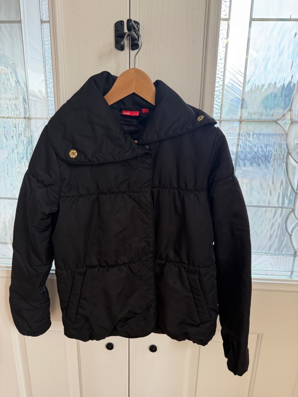 PUMA women Black Puffer Jacket. Size Small. Excellent condition.